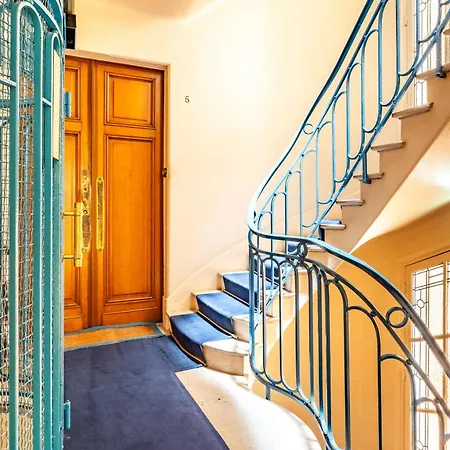 Prestigious Apartment, Eiffel Tower Apartment
