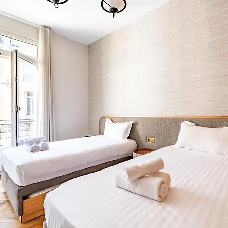 Prestigious Apartment, Eiffel Tower Apartment